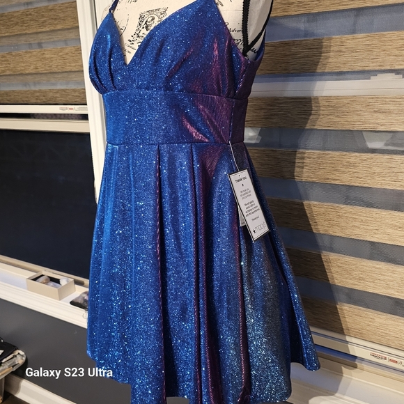 Juniors' Glitter-Knit  Skater Party Dress - Picture 6 of 13